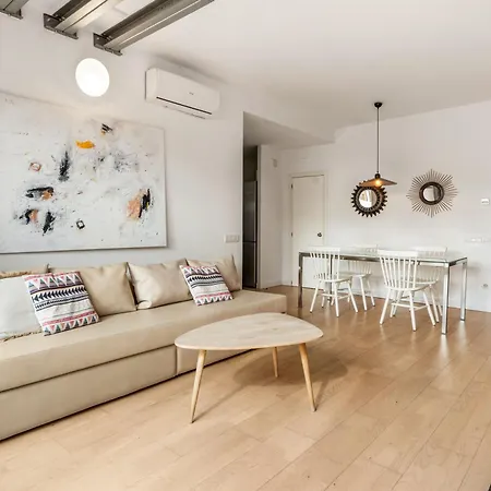 New! Modern With Terrace - Center - 2br