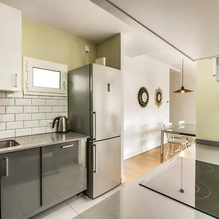 Апартаменты New! Modern With Terrace - Center - 2br *