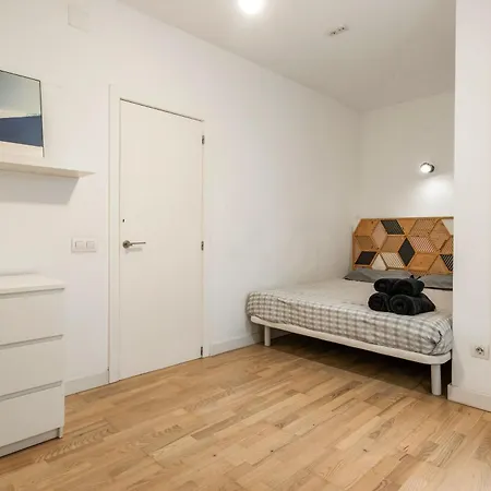 Апартаменты New! Modern With Terrace - Center - 2br *